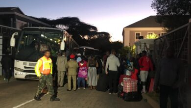 More than 200,000 people return to Zimbabwe as COVID-19 impacts regional economies
